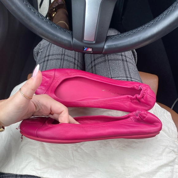 NWOT SALVATORE FERRAGAMO FLATS - Picture 5 of 6